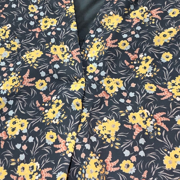 LOFT XXSP Sleeveless Blouse - Picture 2 of 5